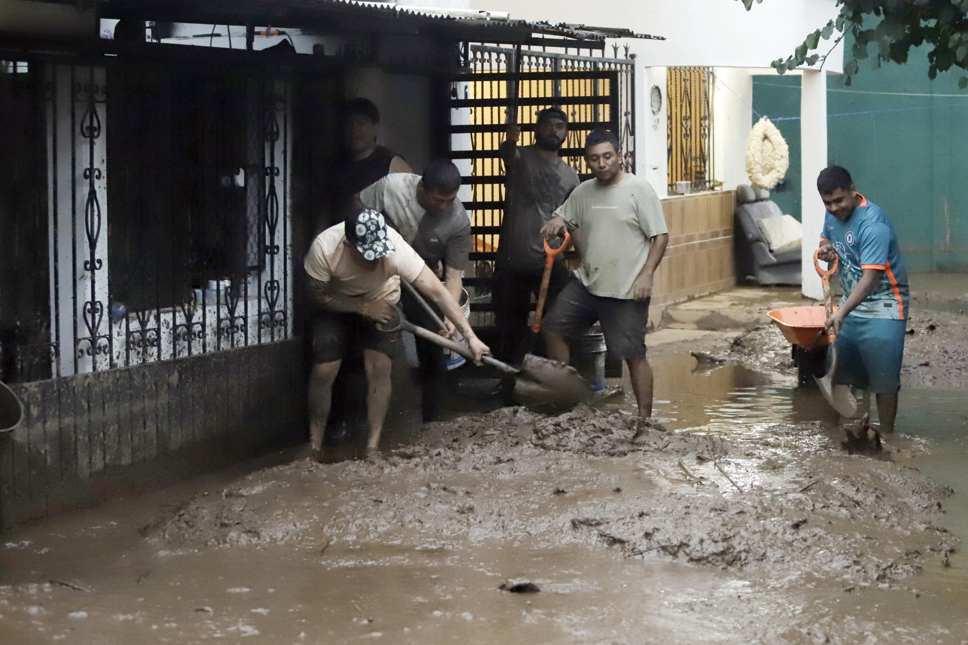 160 comunidades de México incomunicadas tras lluvias