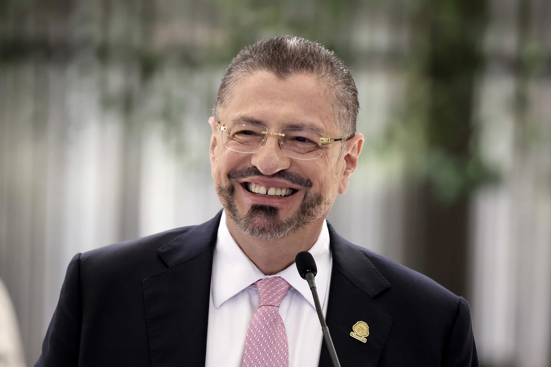 Presidente de Costa Rica intervenido con éxito de la próstata