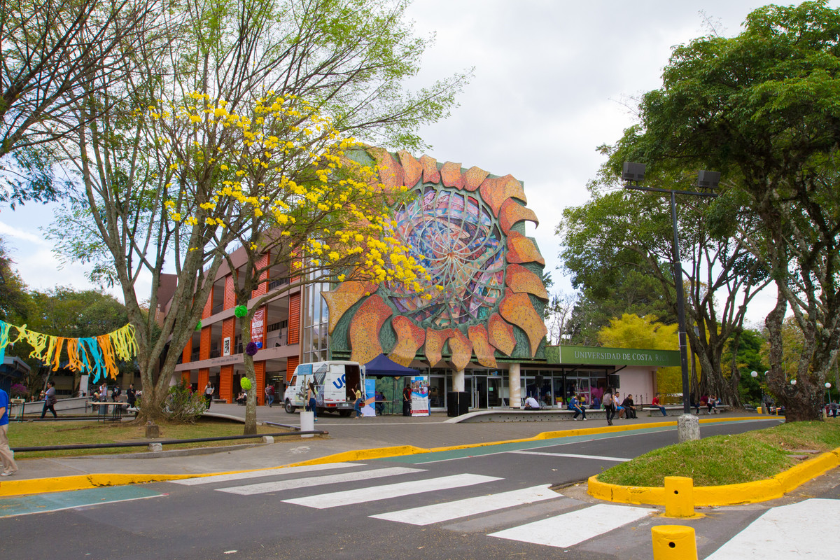 Universidad de Costa Rica evacúa su campus por amenaza