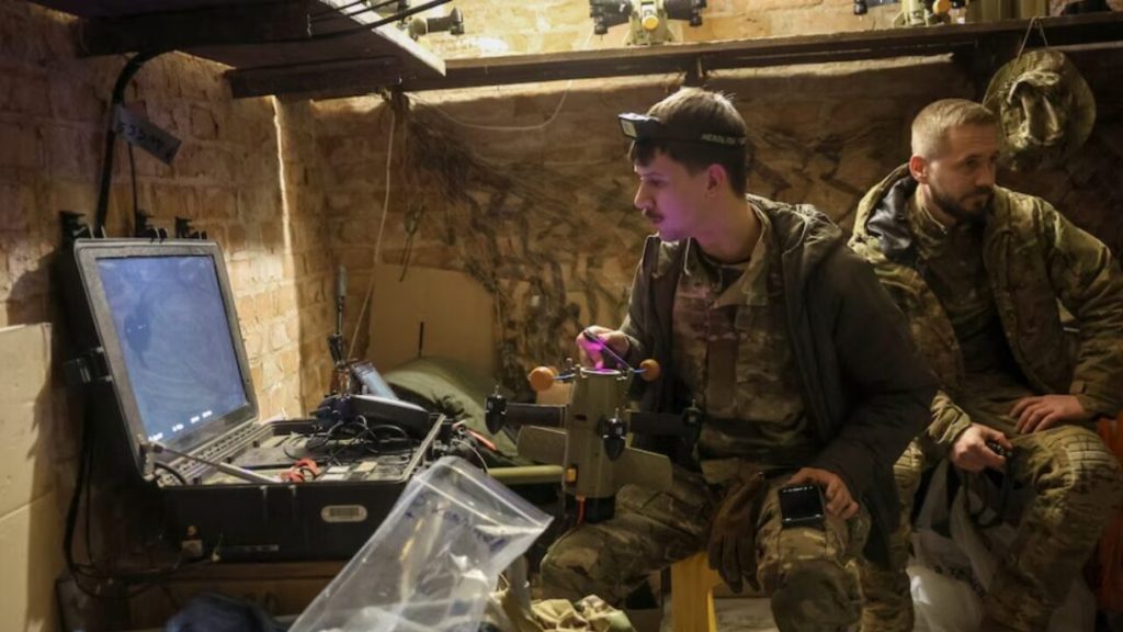 Ucrania ataca dos refinerías clave en Rusia y golpea el suministro militar de Moscú