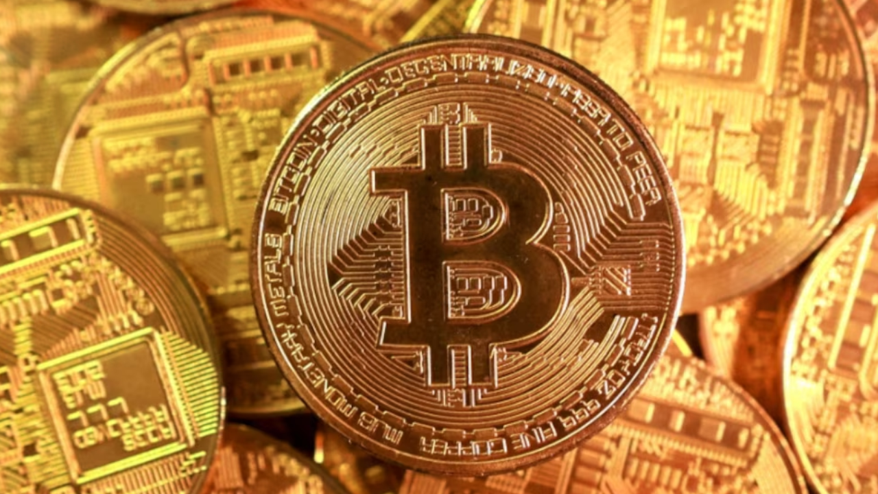 Bitcoin cae por debajo de 90.000 dólares por primera vez en siete meses