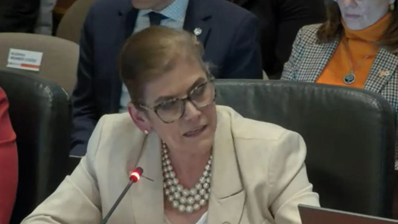 Ecuador pide elecciones hondureñas independientes