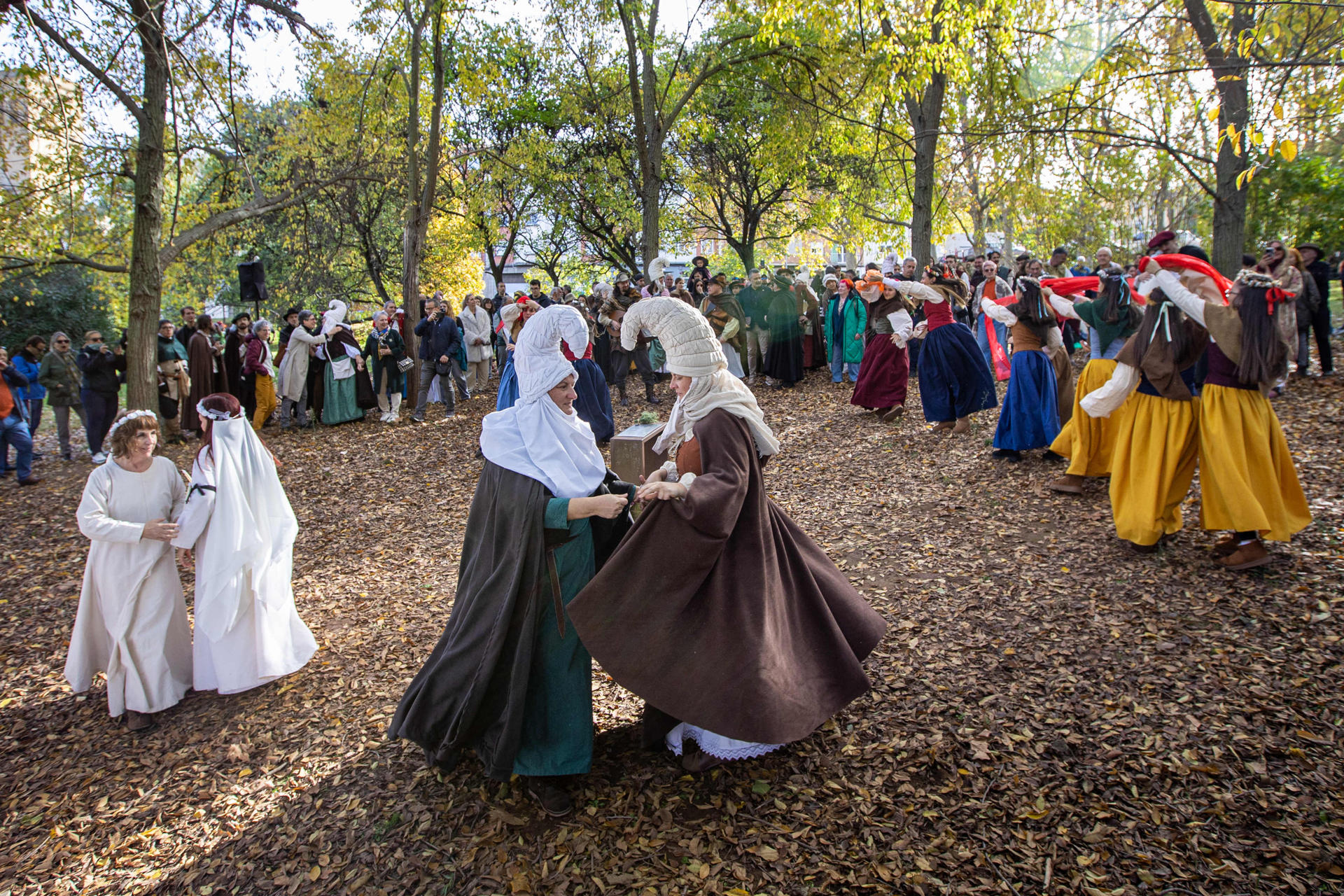 España conmemora a las ‘Brujas de Zugarramundi’ quemadas por la Inquisición
