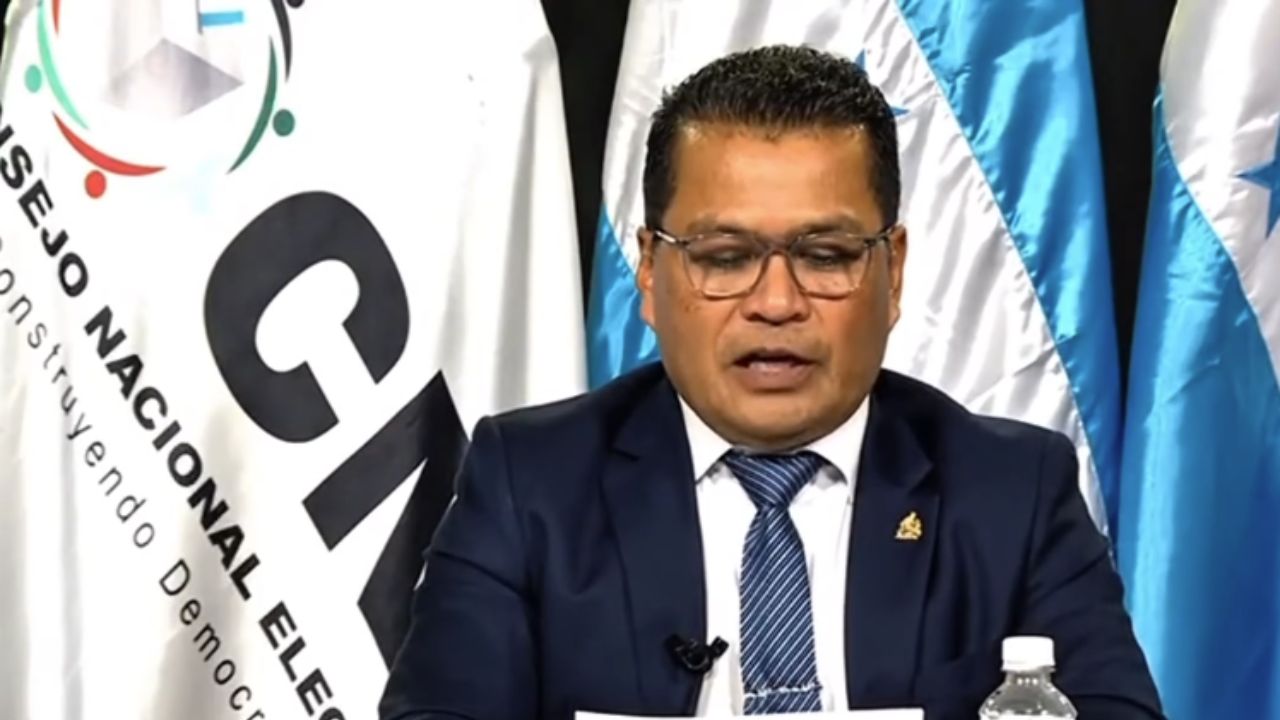 ¿Quién es Carlos Enrique Cardona, el suplente que firmó la declaratoria en lugar de Marlon Ochoa?