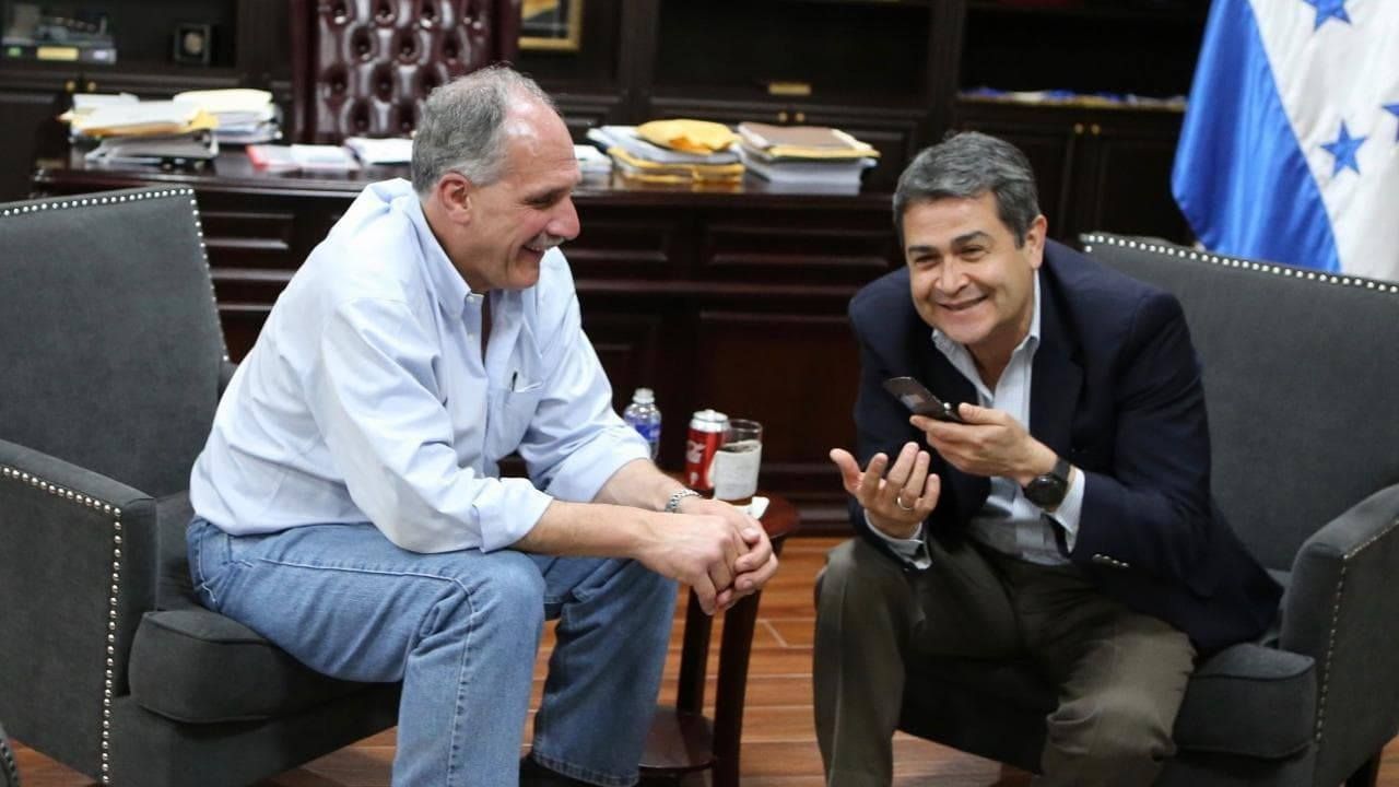Juan Orlando Hernández felicita a “Tito” Asfura: “Que Dios bendiga su gestión”